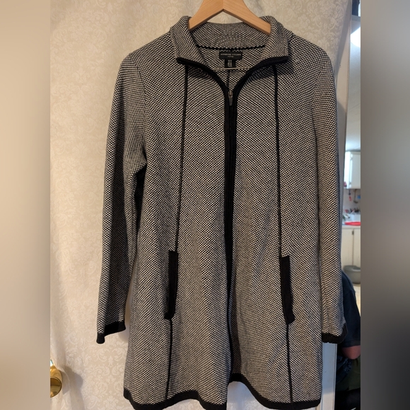 Adrienne Vittadini 1X Black & White Checked Sweater - Picture 3 of 15